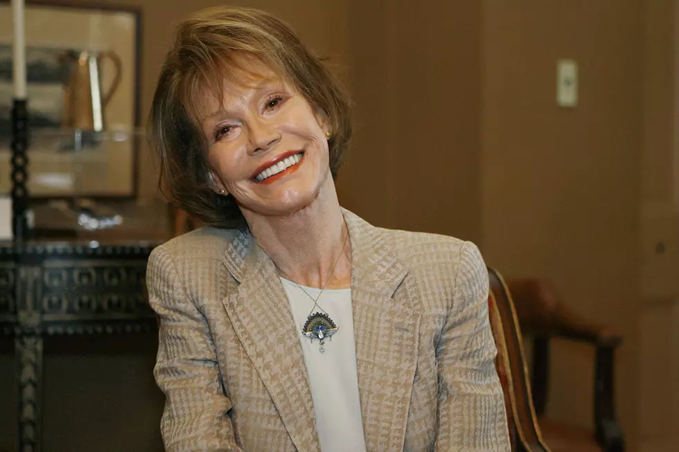 Celebrities, Hollywood Icons Honor Mary Tyler Moore