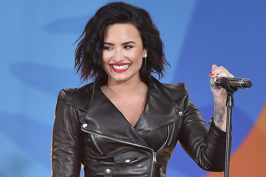 Demi Lovato Reportedly Dating MMA Fighter Guilherme Vasconcelos