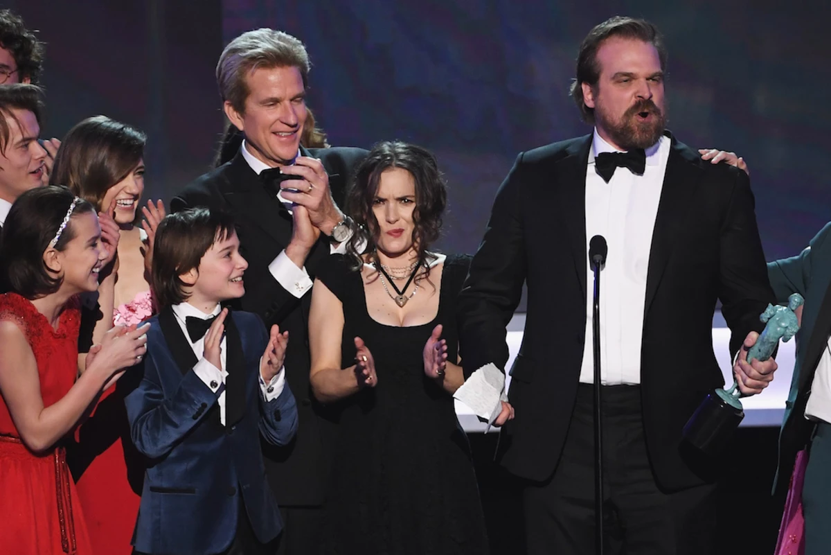 Winona Ryder's Face During 'Stranger Things' Acceptance Speech at SAG