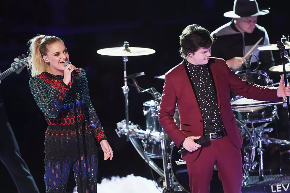 Lukas Graham and Kelsea Ballerini Perform &#8216;7 Years&#8217; + &#8216;Peter Pan&#8217; at the 2017 Grammys: Watch