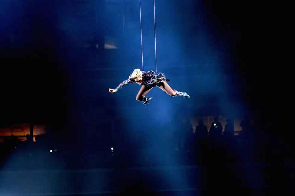 Did Lady Gaga Really Jump Off the Roof of Houston’s NRG Stadium During Super Bowl 2017?