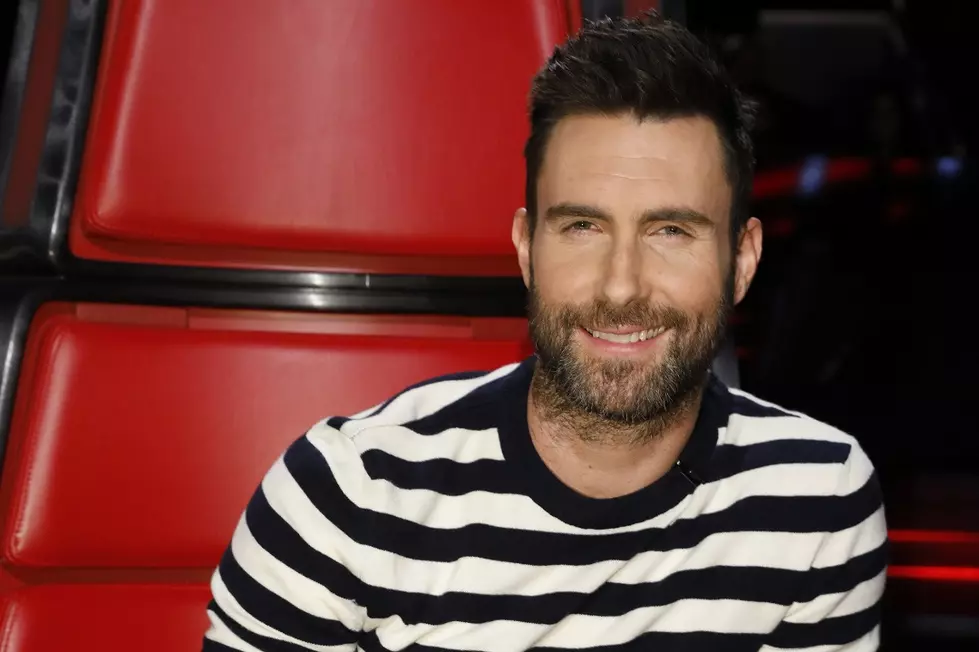 Adam Supports Team Kelly on 'The Voice'