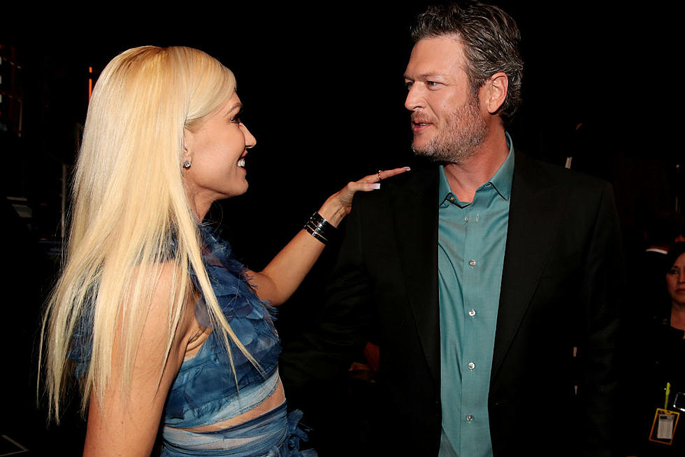 Blake Shelton Calls Out ‘Voice’ Contestant After Gwen Stefani Gets Flirty