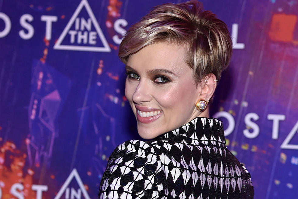 Scarlett Johansson Dismisses Dating After Divorce, But Says Celeb Chefs Are Hot