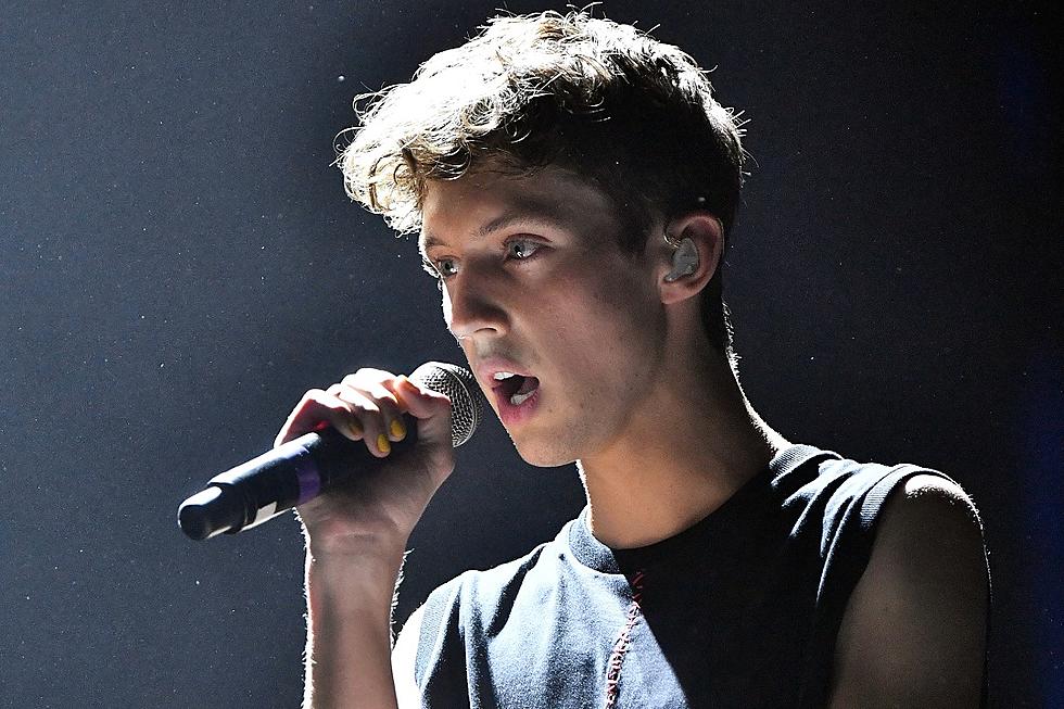 Troye Sivan Performs ‘My! My! My!’ and ‘The Good Side’ For the First Time on ‘SNL’ (Video)