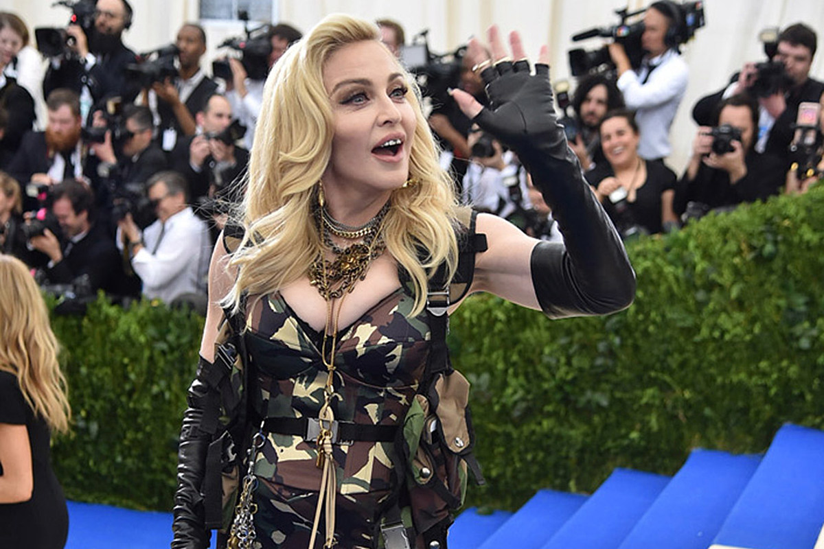 Sarah Paulson Reacts to Madonna at Met Gala - Sarah Paulson, Madonna Met  Gala 2017