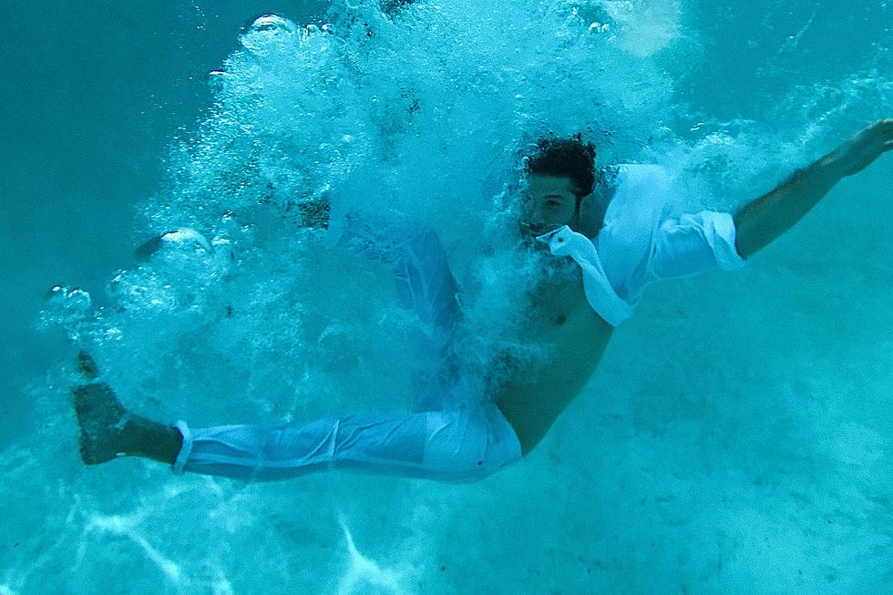 Carter Reeves Soaks in Easy, Breezy Summer Grooves on ‘Aquarium': PopCrush Premiere