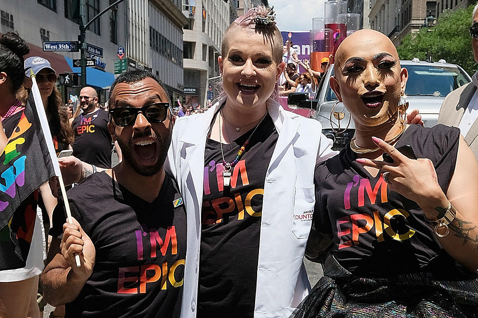 Welp, Kelly Osbourne Peed Her Pants at the 2017 New York City Pride March