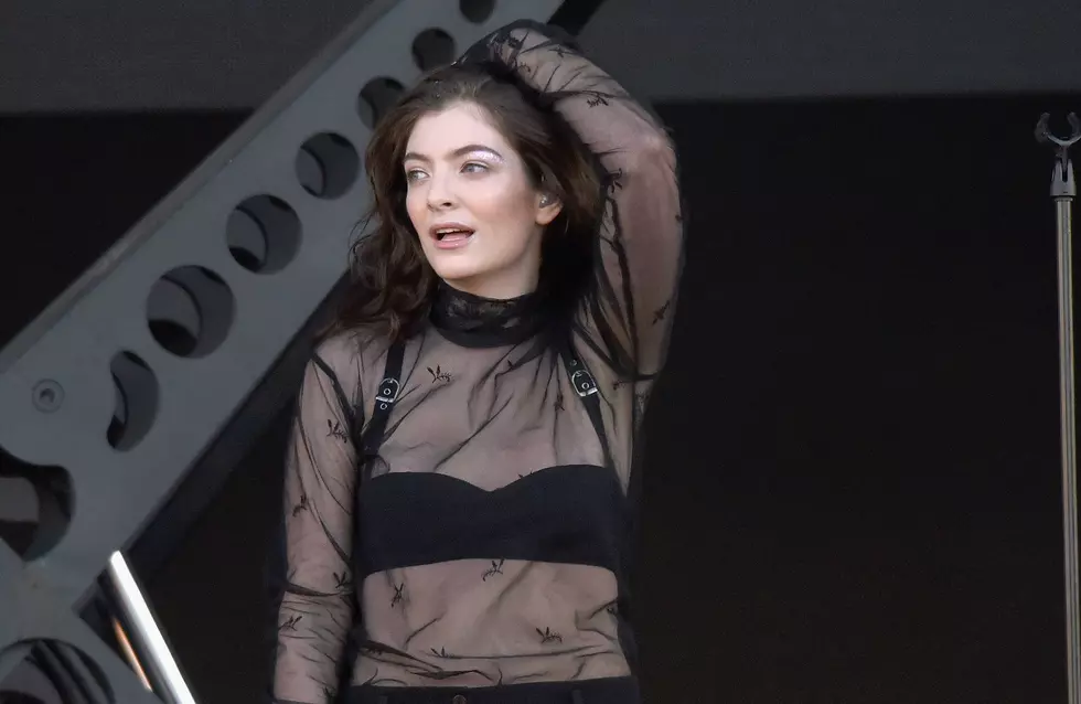 Lorde Confirms She’s Been Secretly Dragging The World’s Onion Rings on Instagram