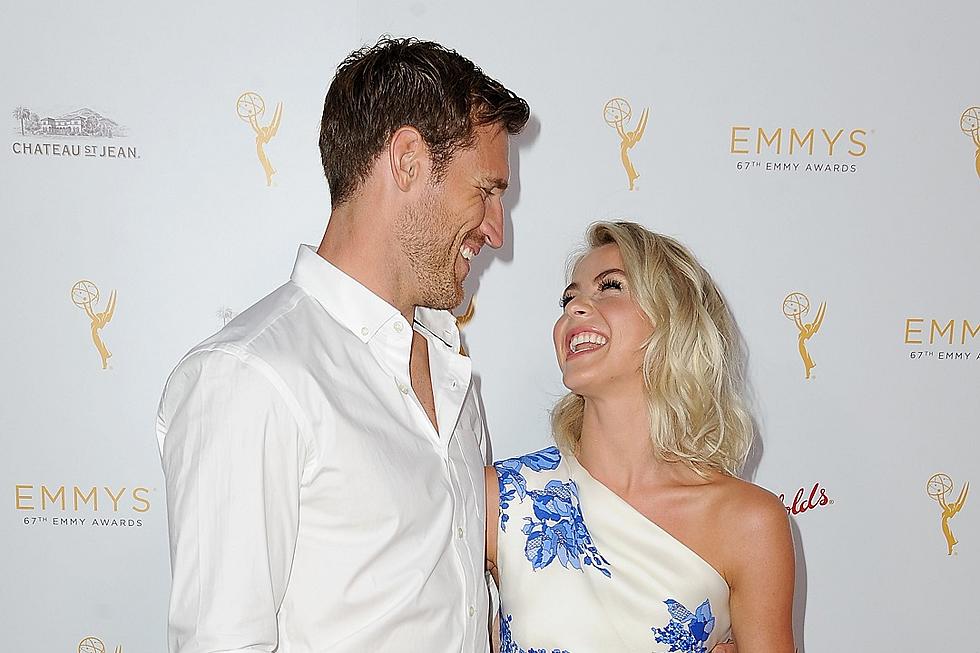 Julianne Hough Marries Brooks Laich in Outdoor Ceremony