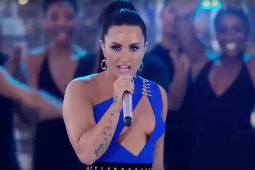 &#8216;Sorry Not Sorry': Demi Lovato Throws VMAs Pool Party in Vegas