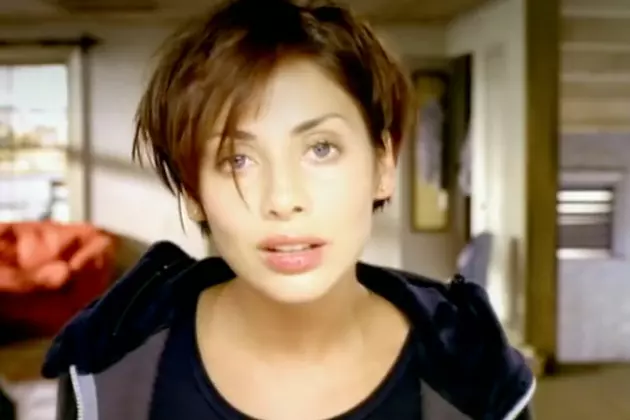 Natalie Imbruglia&#8217;s &#8216;Torn&#8217; Is a Cover And The Internet Just Had Its Illusion Changed