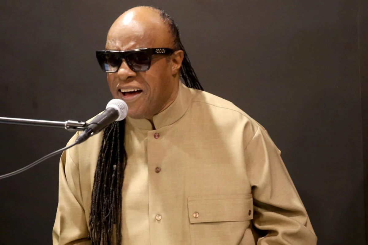 Stevie Wonder's Blonde Hair: A Symbol of Self-Expression and Individuality - wide 7