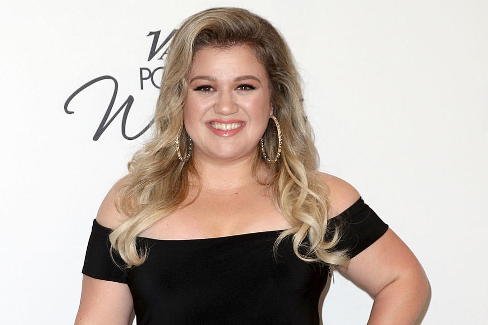 Kelly Clarkson, Seth Rogen Confirmed as Golden Globe Awards Presenters