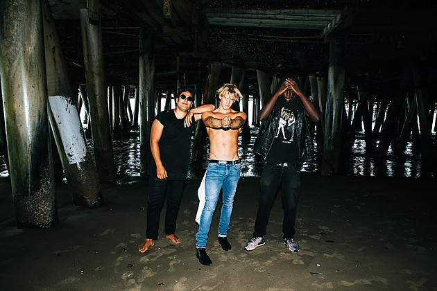 Cody Simpson + The Tide Offer Beachy Rock on &#8216;Wave One&#8217;