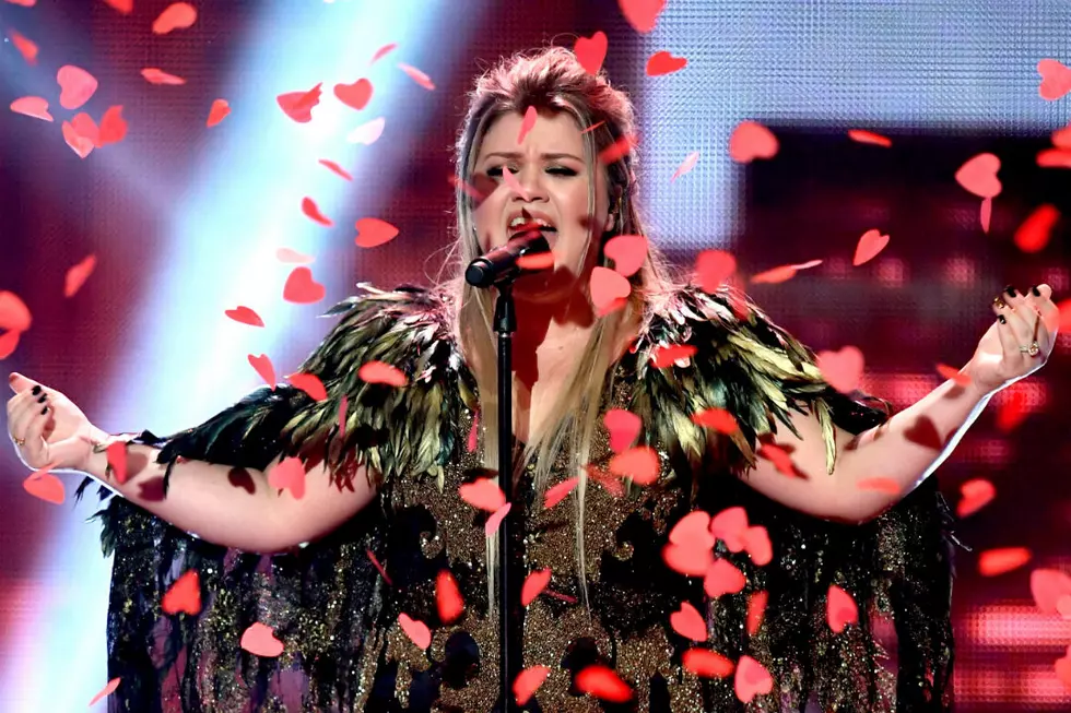 Why Can’t Kelly Clarkson Break Through to Big-Time Grammys Categories?