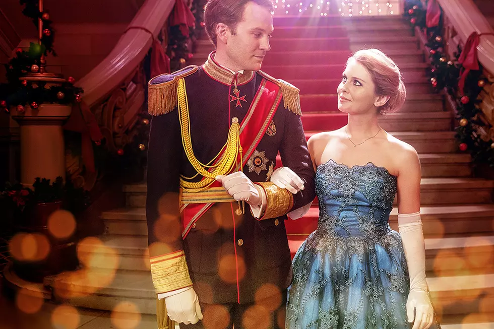Netflix Twitter Shames Repeat Viewers of &#8216;A Christmas Prince&#8217;