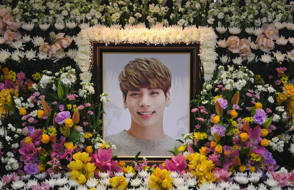 K-pop Community Joins Together to Mourn SHINee's Jonghyun