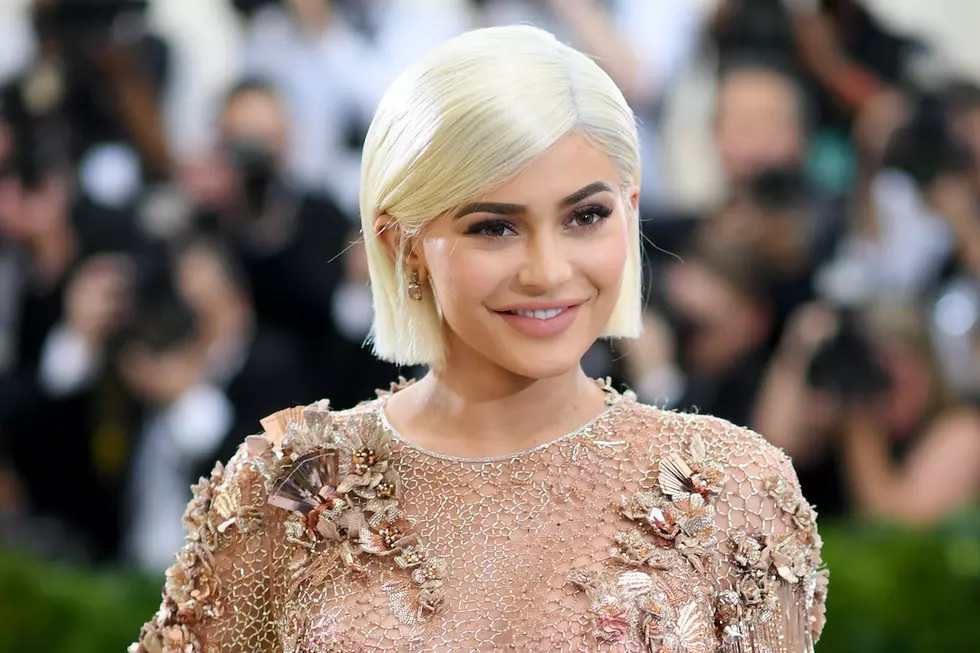 Kylie Jenner’s Got a New Light Blonde Look Post-Baby (PHOTO)