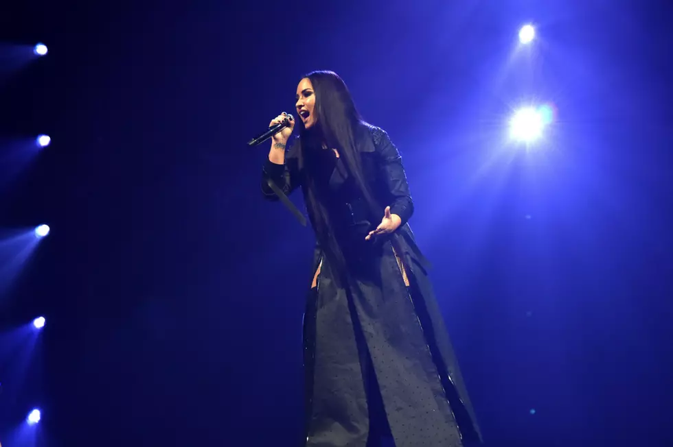 Demi Lovato Cries at Broooklyn Concert 