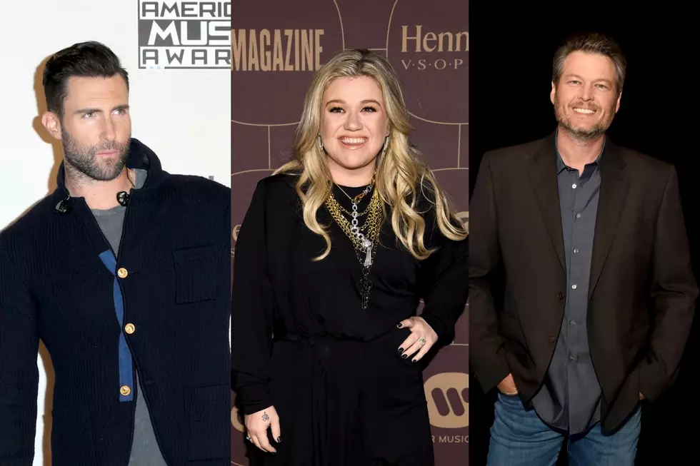 Kelly Clarkson + Blake Shelton Once Made Adam Levine Cry