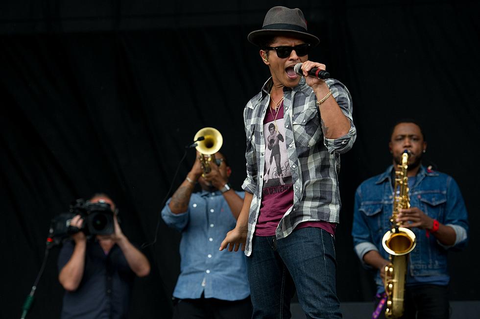 Bruno Mars Is the Mighty Mighty Good Man We’ve All Been Waiting For!