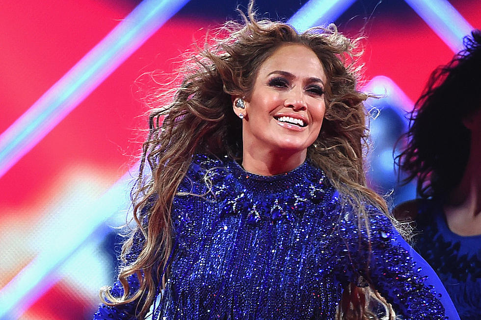 Jennifer Lopez Performs New Song ‘El Anillo’ at Billboard Latin Music Awards