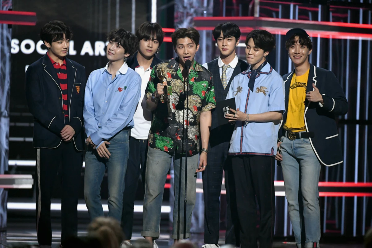 Gucci - Winners of Top Social Artist at the BBMAs group BTS