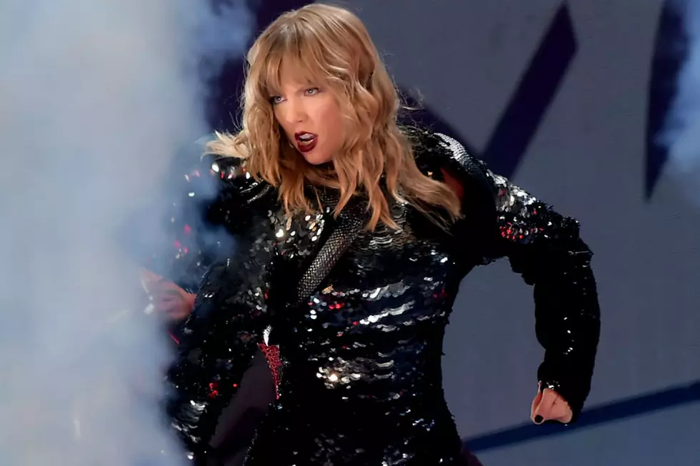 Taylor Swift’s ‘Reputation Stadium Tour’ Officially Opens: Photos + Set List