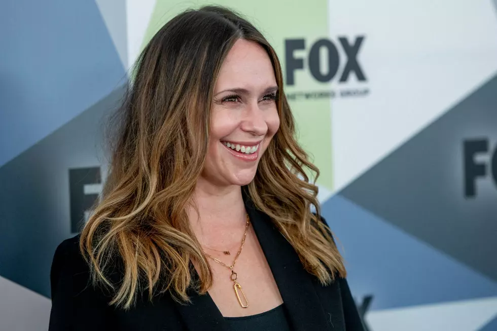 Jennifer Love Hewitt Apologizes for Looking Like a 'Hot Mess'