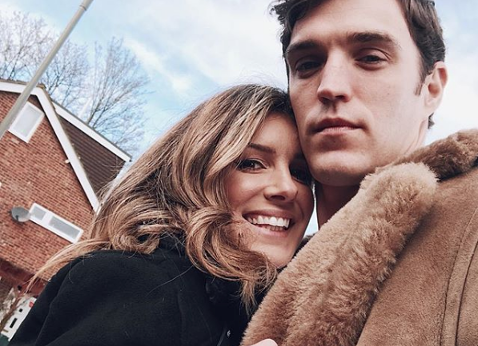 ‘90210’ Actress Shenae Grimes-Beech Expecting First Child With Husband Josh Beech (PHOTOS)