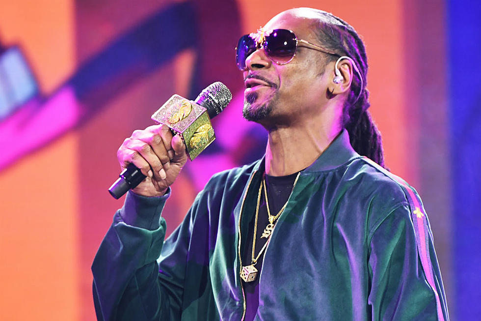Happy Hour Goals: Snoop Dogg Breaks World Record for Biggest Gin and Juice (PHOTOS)