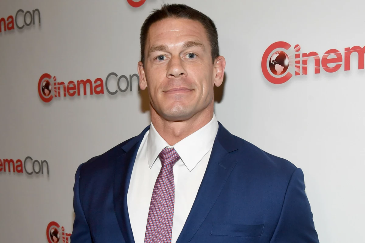 John Cena mới đổi kiểu tóc - Bạn sẽ bất ngờ với diện mạo mới của anh ấy!