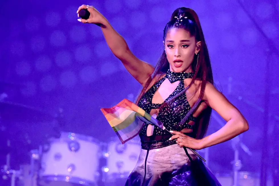 These Fan Theories About Ariana Grande’s Engagement Ring Might Make You Rethink Her Whole Engagement