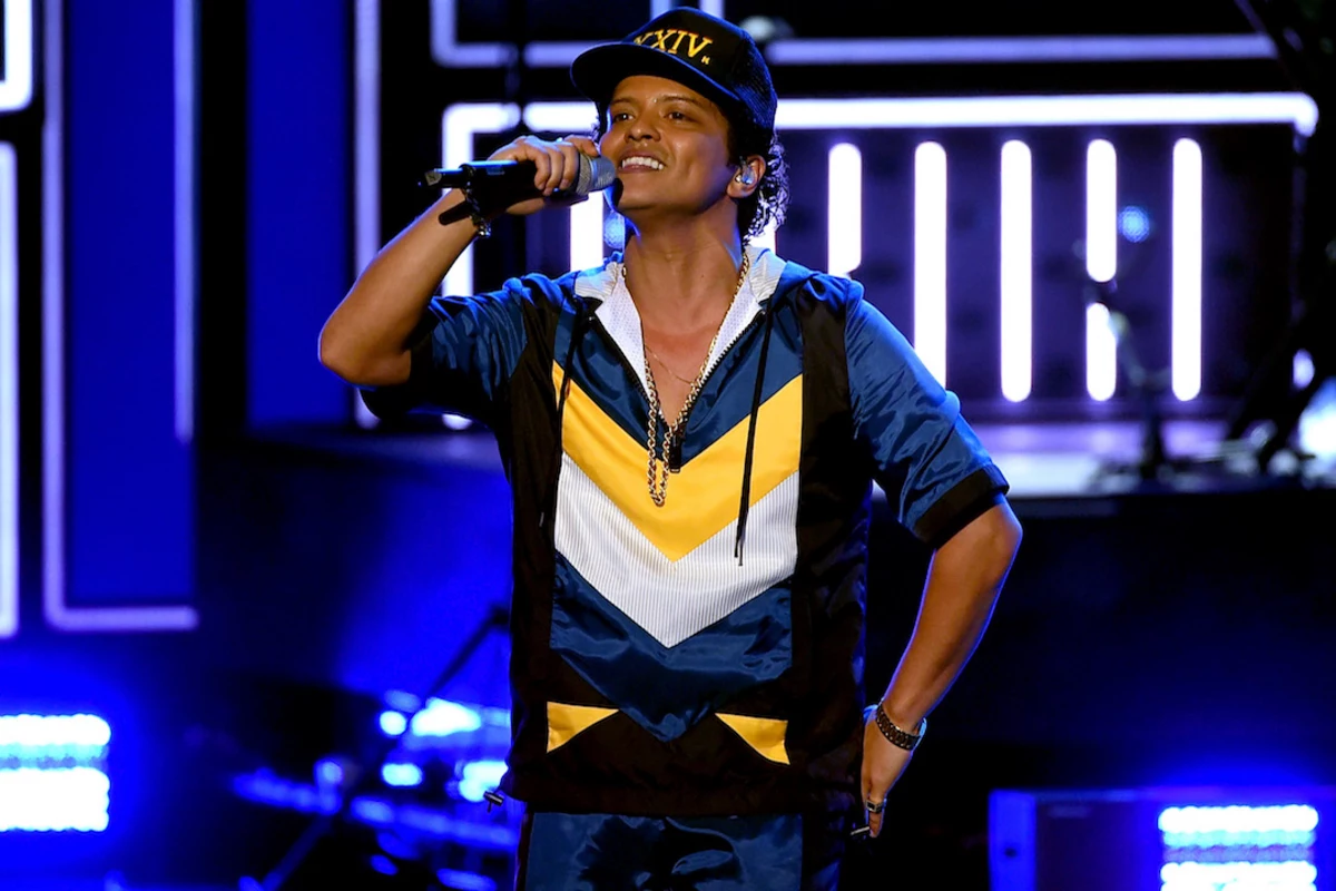 Bruno Mars Forced to Temporarily Stop Show After Stage Catches on Fire