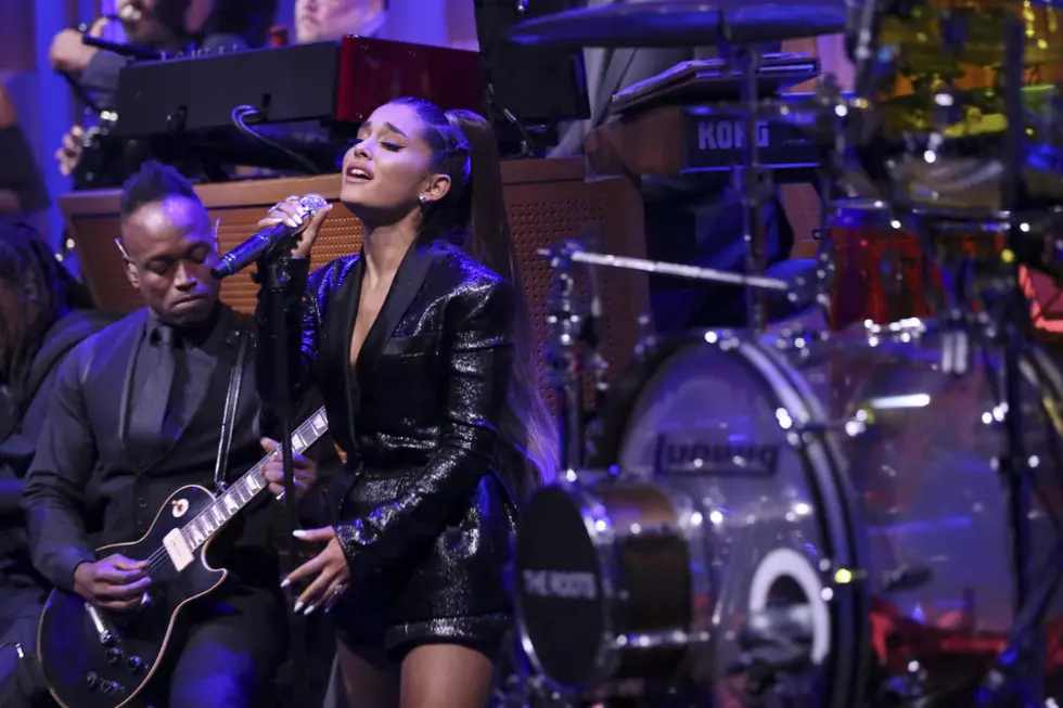 Ariana Grande Delivers Emotional Tribute to Aretha Franklin With &#8216;Natural Woman&#8217;