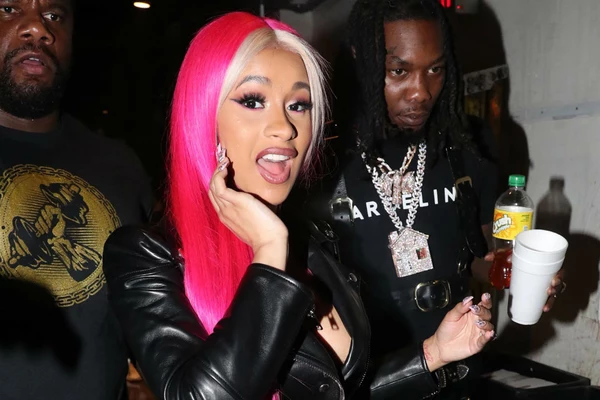 Cardi B Poses Nude Just Weeks After Giving Birth To Baby 
