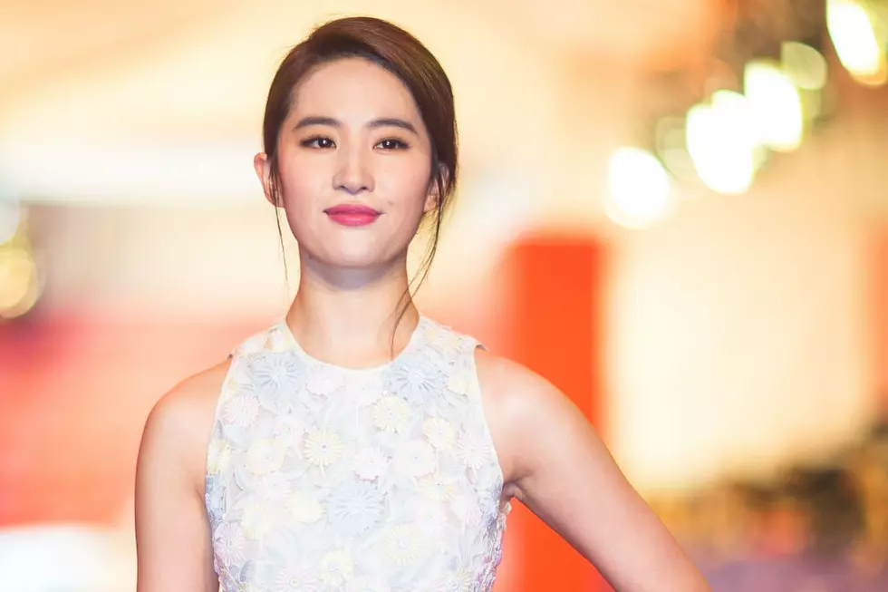 Disney Shares First Glimpse at Liu Yifei as &#8216;Mulan&#8217; in Live-Action Movie