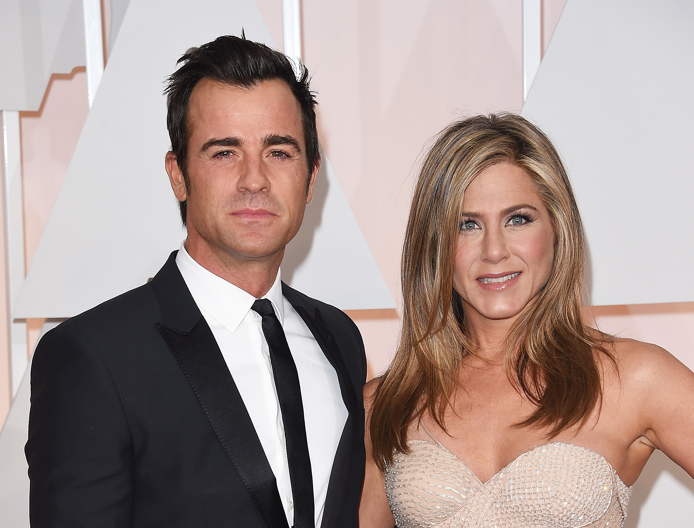 Jennifer Aniston and Justin Theroux are loved up in Paris for