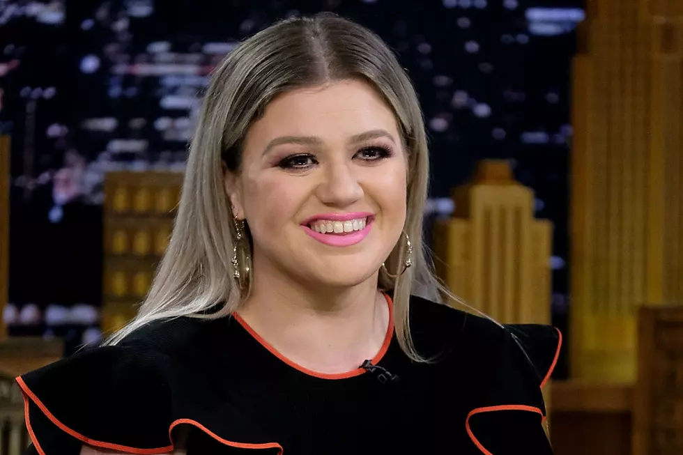 Kelly Clarkson To Get Her Own Talk Show--First Of Its Kind! 