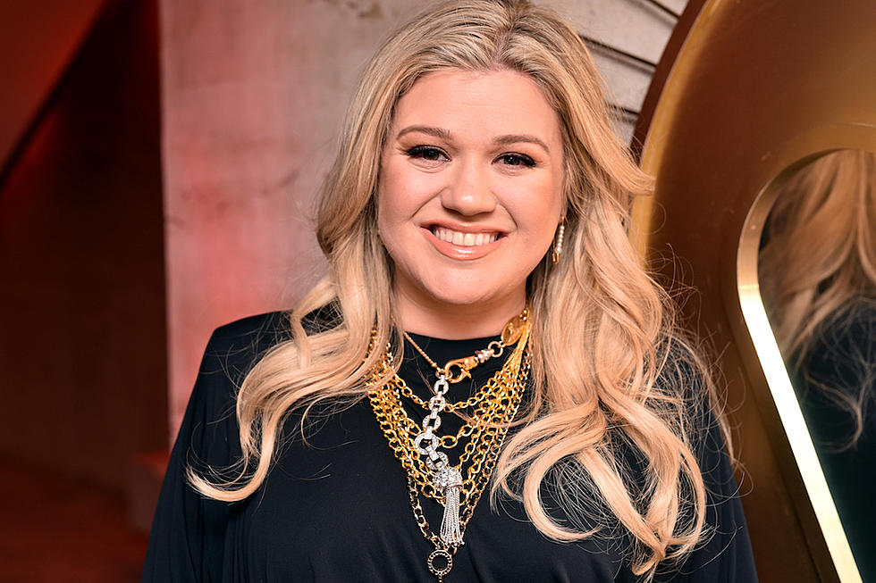 Kelly Clarkson Explains That Savage iHeartRadio Tweet: ‘They Know I Have No Filter’