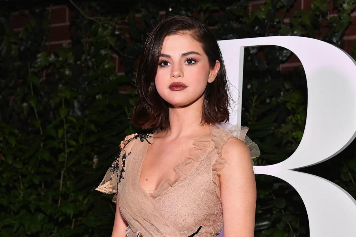 Selena Gomez Reportedly Hospitalized After Suffering Breakdown