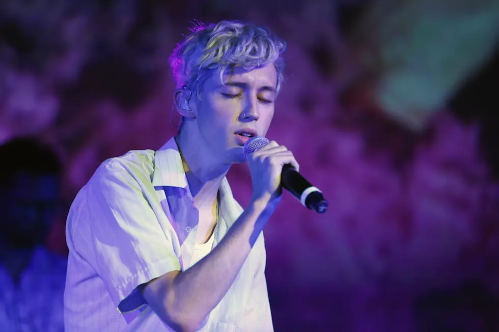 Troye Sivan&#8217;s NYC Concert Featured a Brand New Song + Onstage Proposal