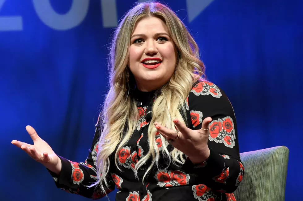 Kelly Clarkson Says She’s Worried About Being Bad at This One Thing on Her Talk Show