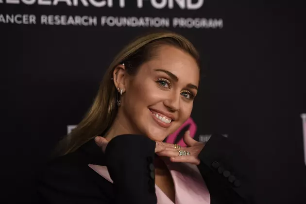 Miley Cyrus Calls Herself &#8216;Queer&#8217; in Naked Instagram Post