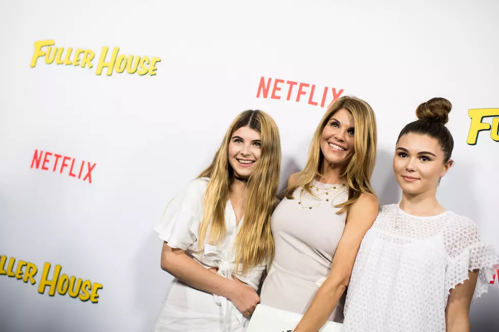 Lori Loughlin's Daughters Face Expulsion 