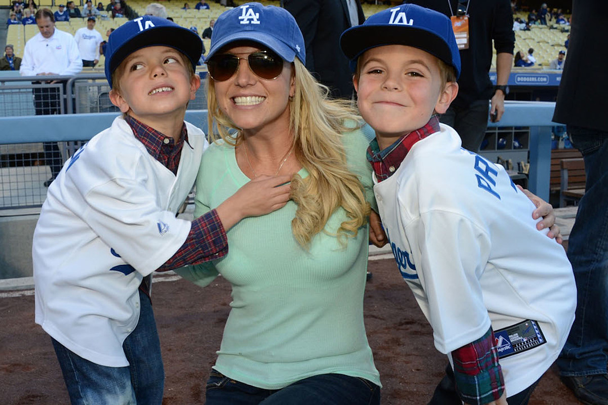 Kids With Kevin Federline While Britney Spears Is in Treatment