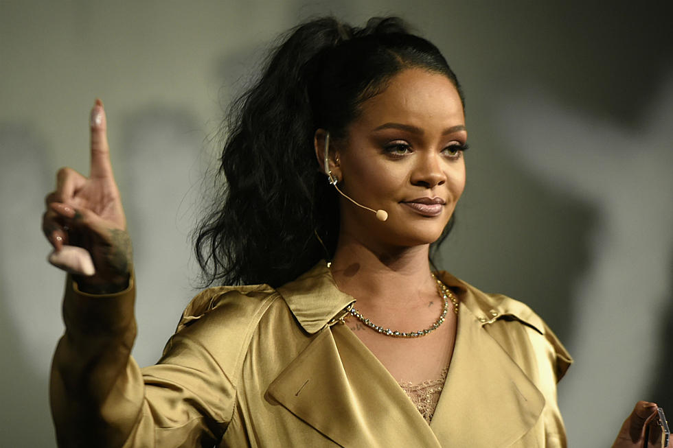 Rihanna Orders Oysters at Restaurant, Drunk Man Steals One and Pays the Price