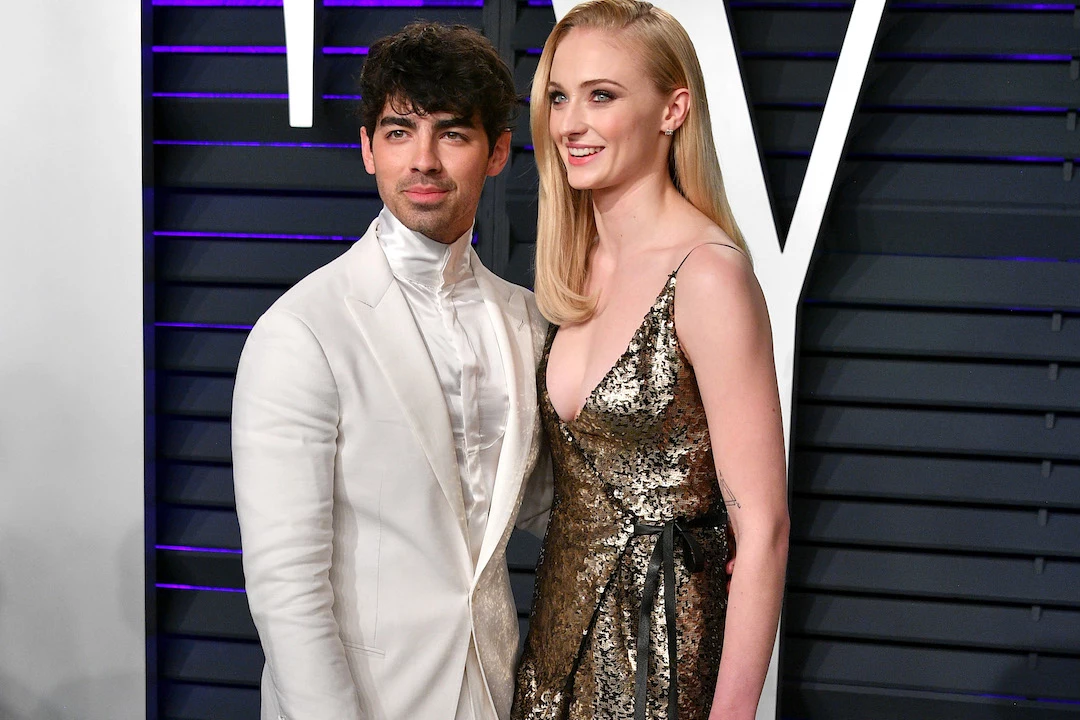 Sophie Turner & Joe Jonas Walk the Met Gala Red Carpet After Marrying in  Las Vegas