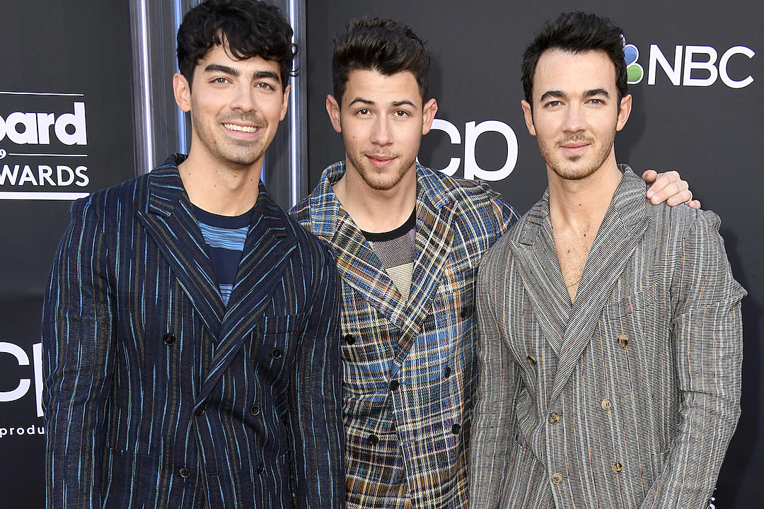 Jonas Brothers Tell All About The Band's Breakup and Reunion